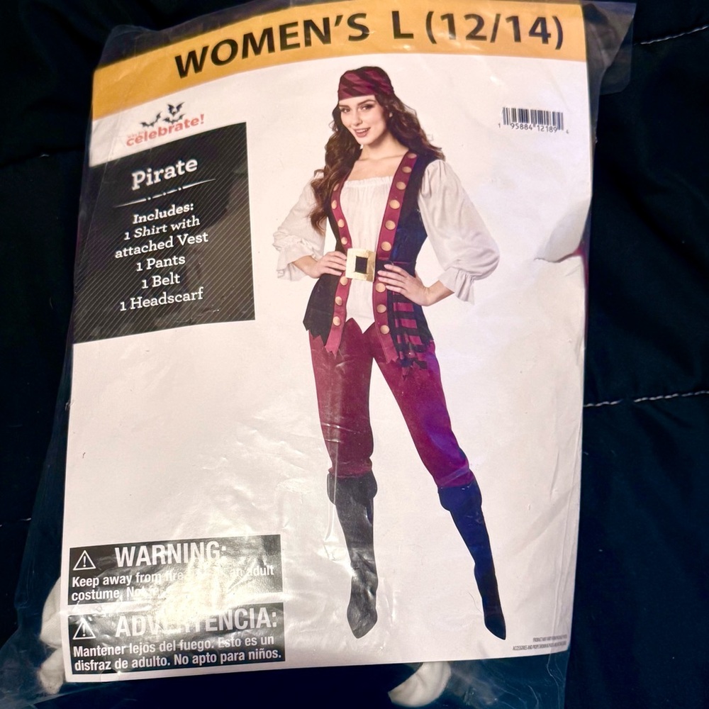 Pirate Pantsuit Costume - Red and Black
Excellent condition -